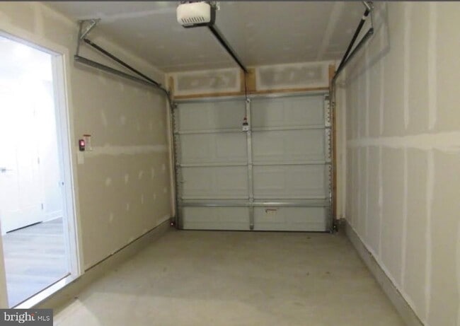 Building Photo - 1744 Scenic Lp