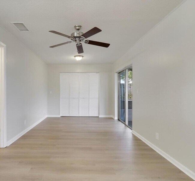 Building Photo - 8810 SE Hobe Ridge Ave