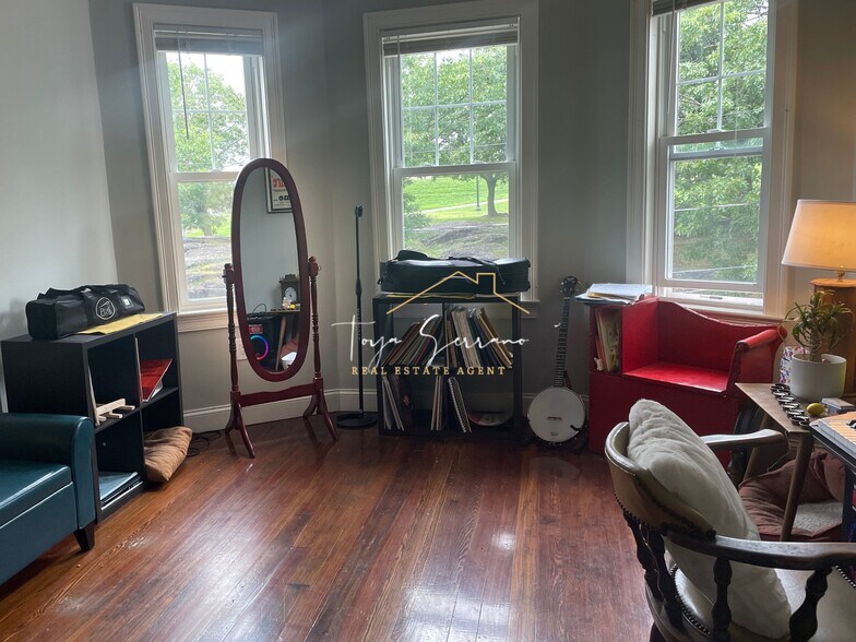 Building Photo - 47 Beech Glen St