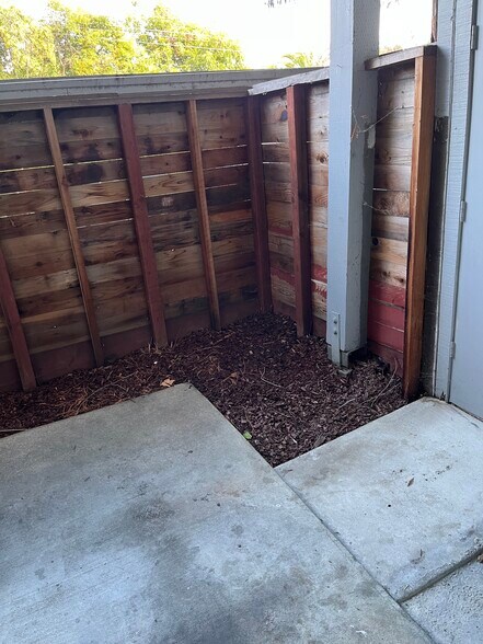 Building Photo - 4081 Clayton Rd