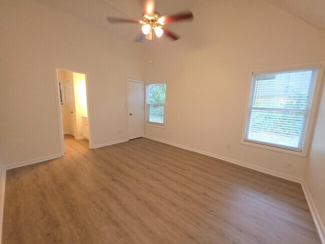 Building Photo - 450 Booth Cir SW