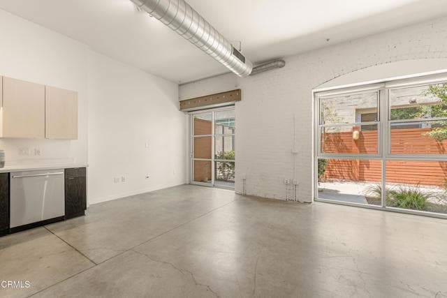 Building Photo - 527 Molino St