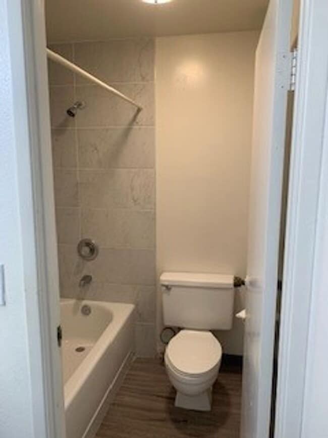 Building Photo - Kukui Plaza - 2 bedroom, 1 bath condo with 1 parking