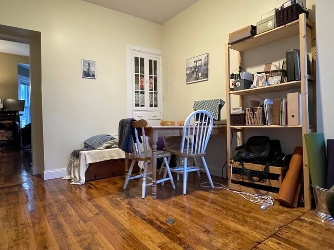 Building Photo - 8 Ivaloo St