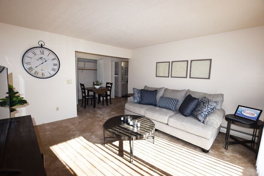 Granada Apartments 2760 Granada Dr Jackson MI 49202 Apartment Finder