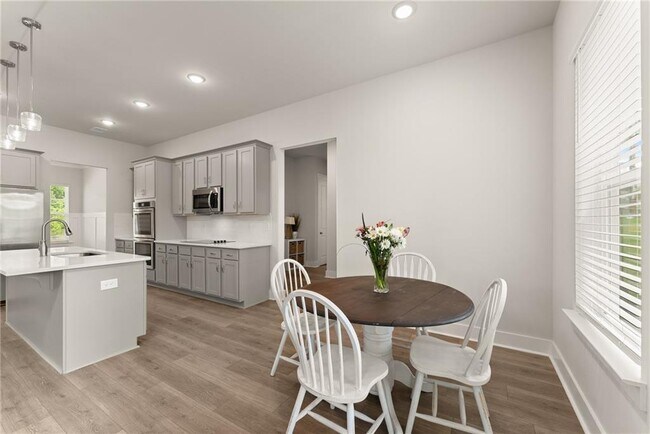 Building Photo - 5841 Woodland Park Ct