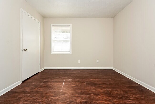 Building Photo - 246 Bellwood Ln