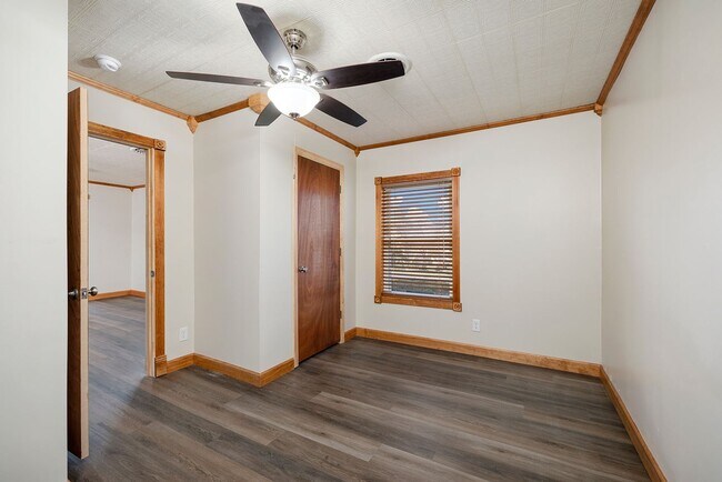 Building Photo - 3 bed / 1.5 Bath Home!