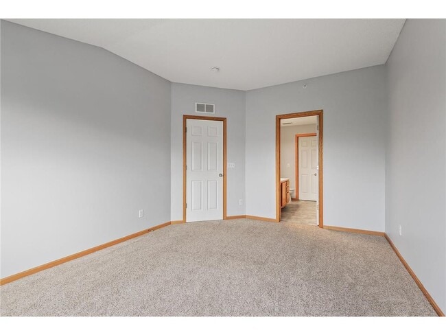 Building Photo - 5020 Holly Ln N