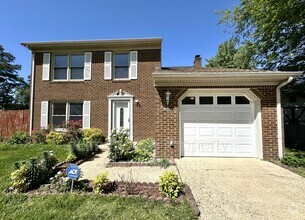 Building Photo - 2105 Seabury Cir