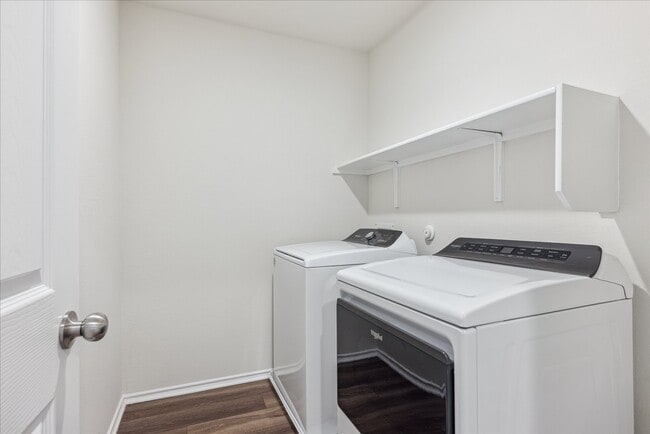 Building Photo - 379 Papaya Dr