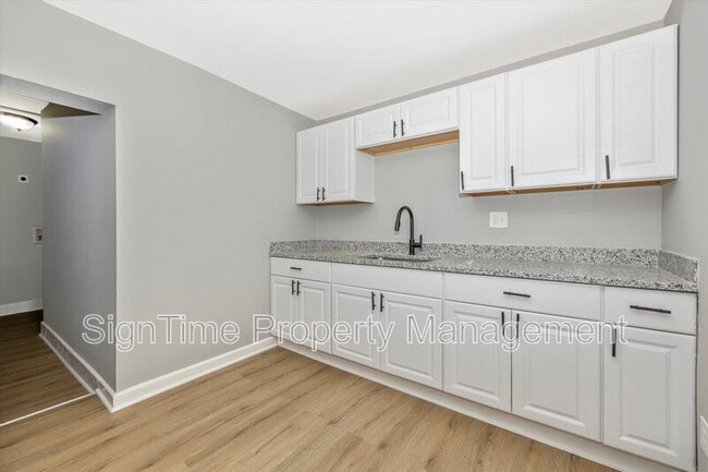 Building Photo - 114 N Conococheague St