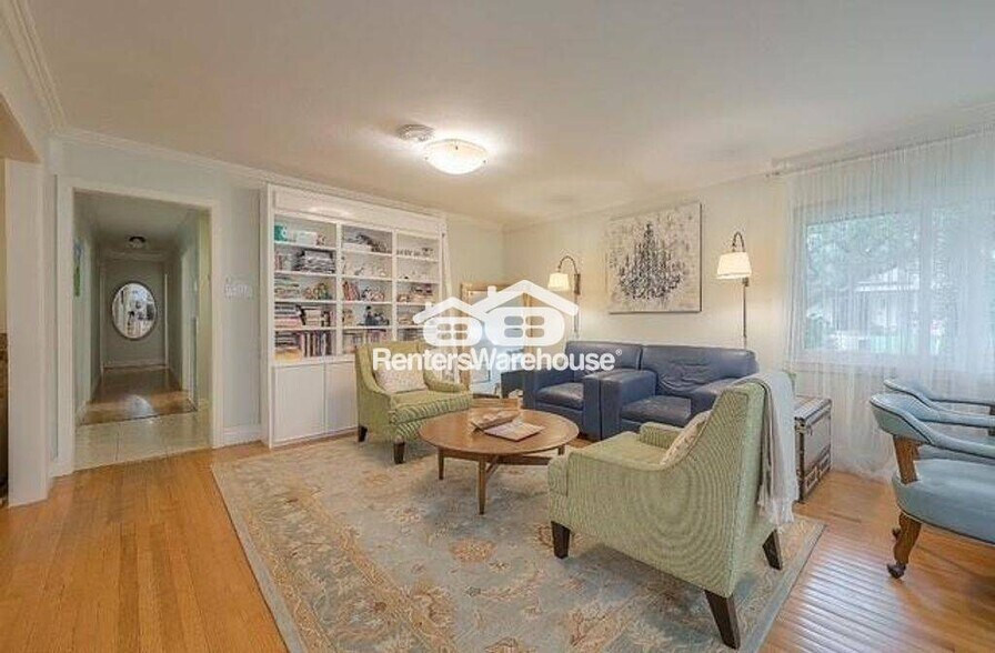 Building Photo - 5203 Chesapeake Way