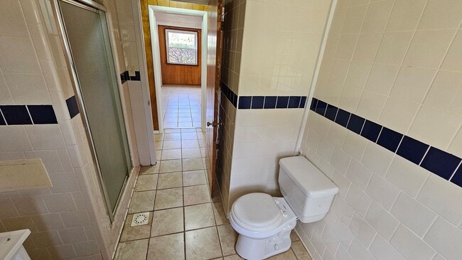 Building Photo - 4 Bedroom Single Family Home