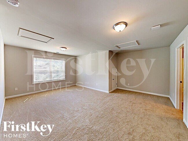 Building Photo - 3204 Baylor Cir