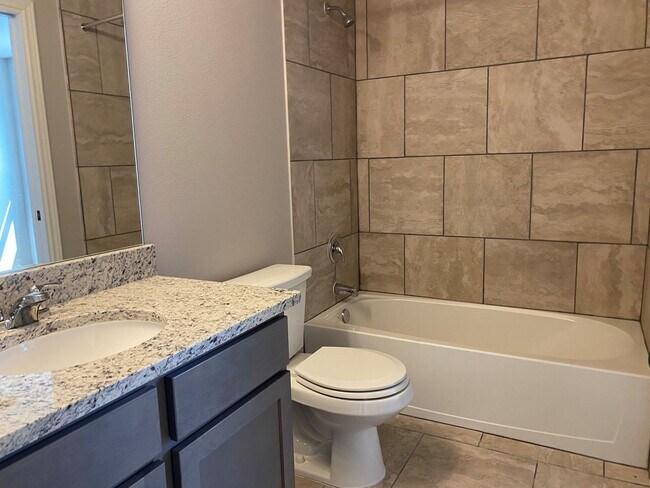 Building Photo - Welcome home to 4110 Swan's Landing #401!