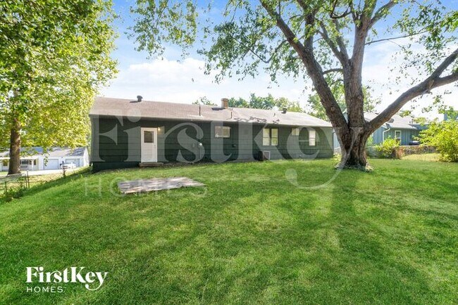 Building Photo - 5816 Lane Ave