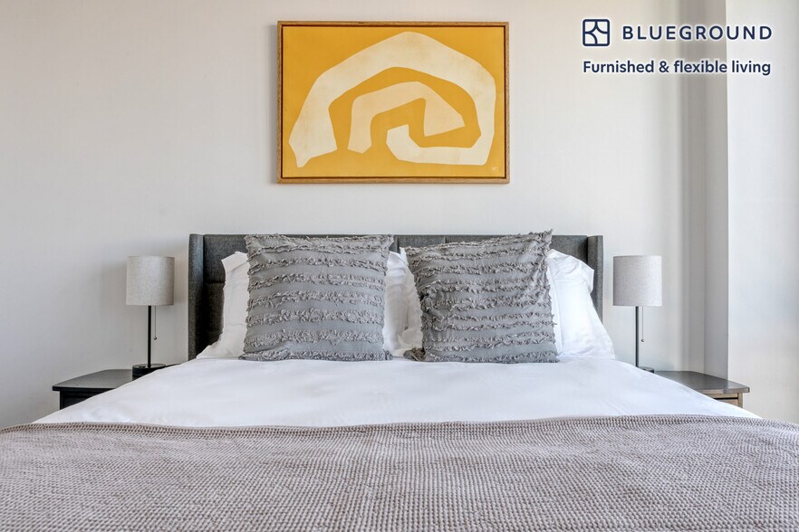 Building Photo - 100 Landsdowne St