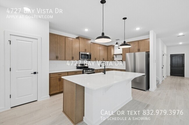 Building Photo - 4727 Bay Vista Dr