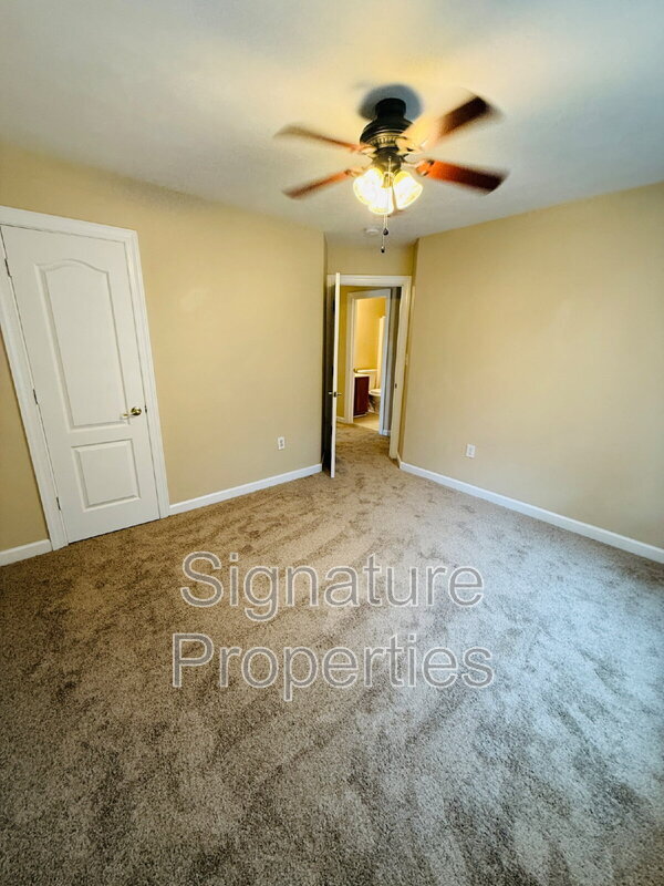 Building Photo - 712 Tallahassee Dr