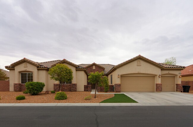 Building Photo - Lovely 4 bedroom home!