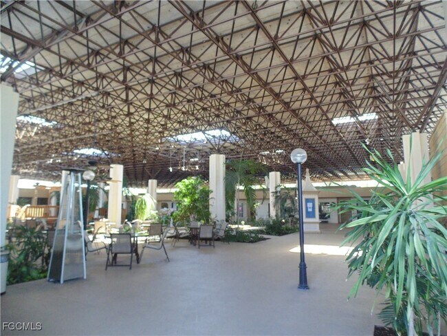 Building Photo - 1700 Pine Valley Dr