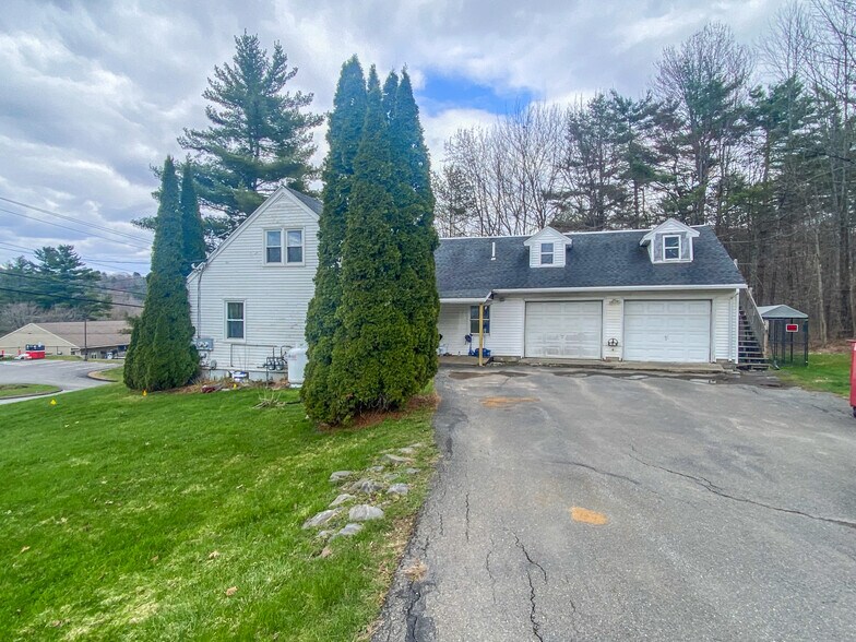 Building Photo - 576 Maine Ave