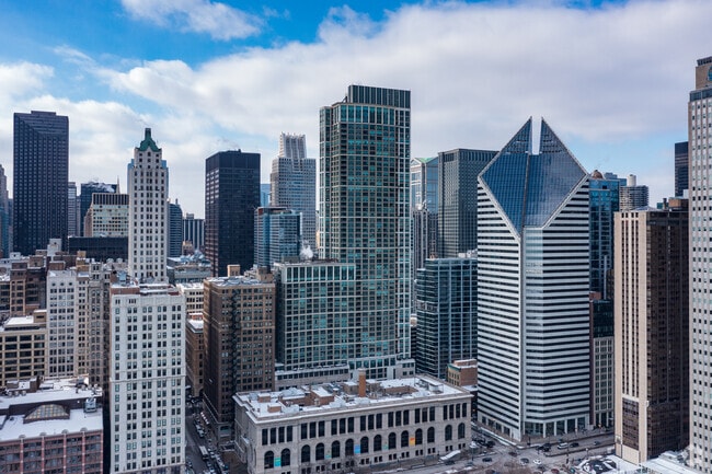 Building Photo - The Heritage Shops At Millennium Park