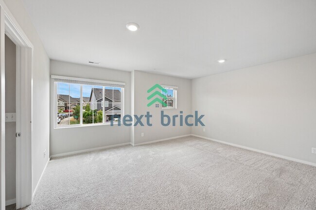 Building Photo - "Charming 4-Bedroom Home in Puyallup with Spacious 1831 Sq Ft Layout & 2.5 Baths!"