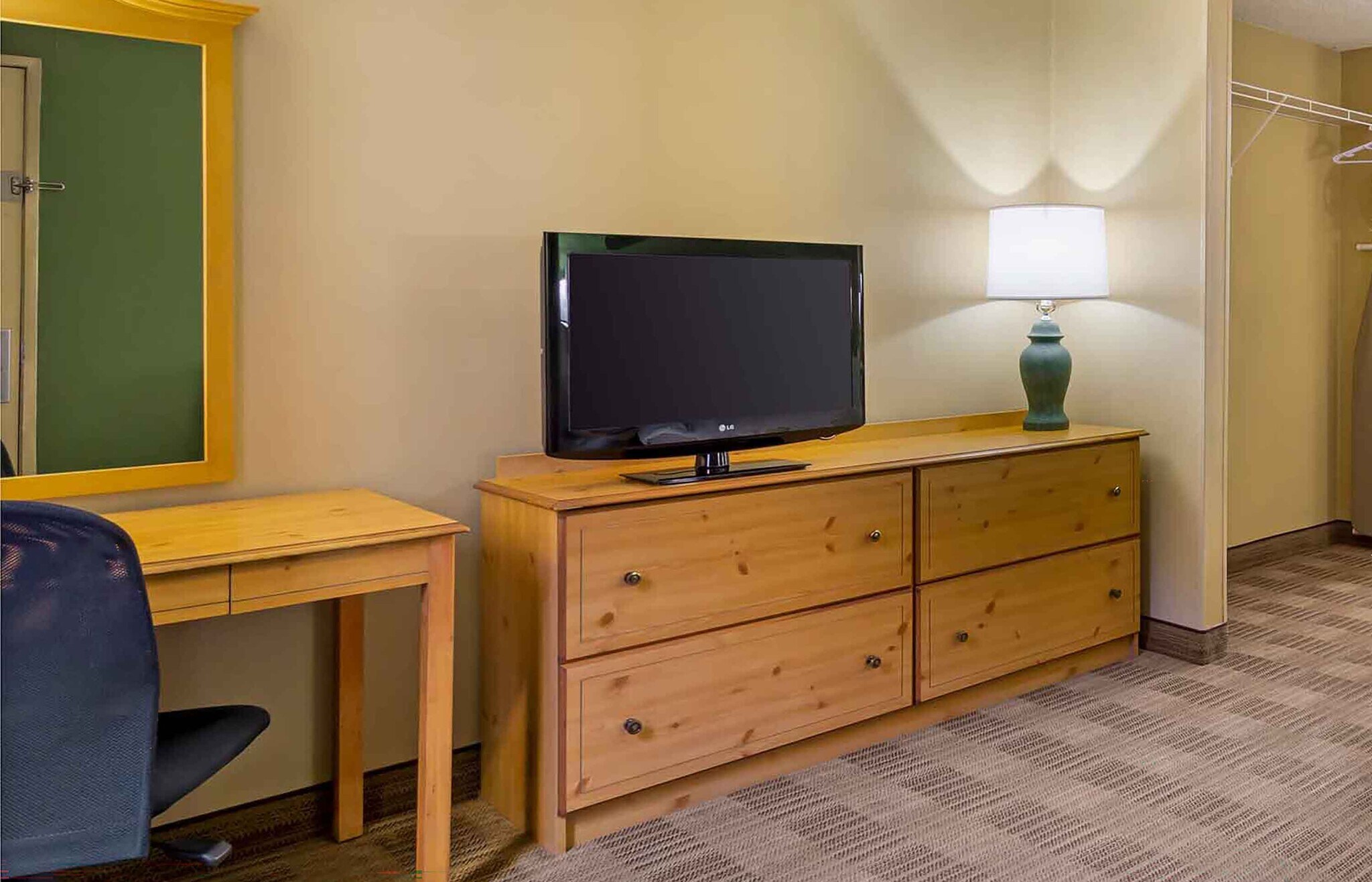 Building Photo - Furnished Studio-Nashville - Franklin - Co...