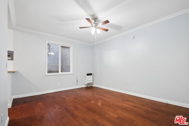 Building Photo - 1267 Vin Scully Ave