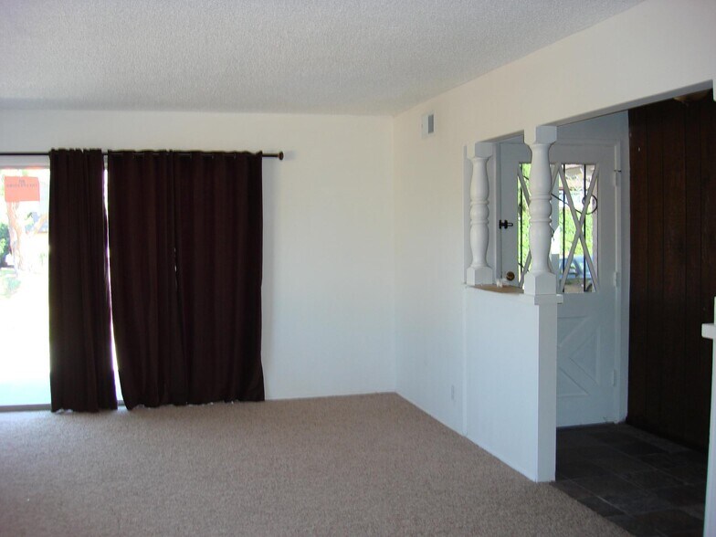 Building Photo - 4171 Mt Vernon Ave