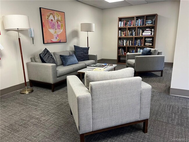 Building Photo - 35 N Chatsworth Ave