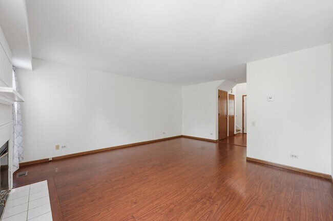 Building Photo - 1404 W Sapphire Dr