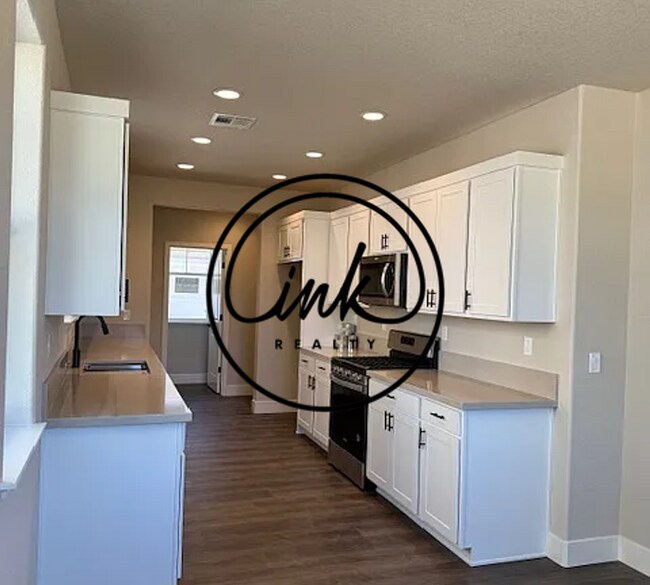 Building Photo - Brand New Two Story Townhouse in the Heart of Gardnerville