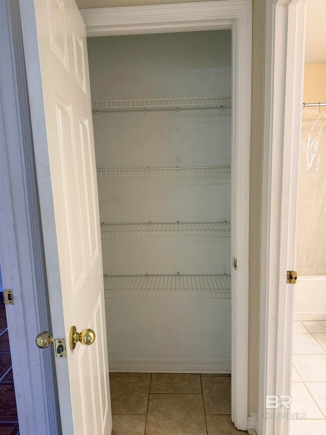 Building Photo - 24956 Ivy Ln