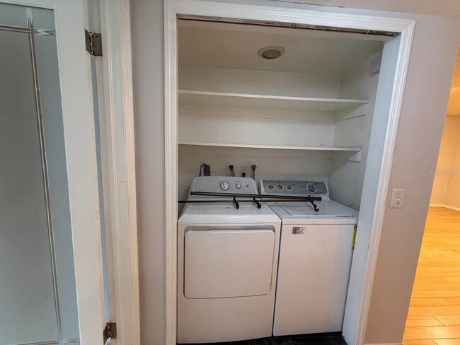 Building Photo - 1217 McMullen Booth Rd