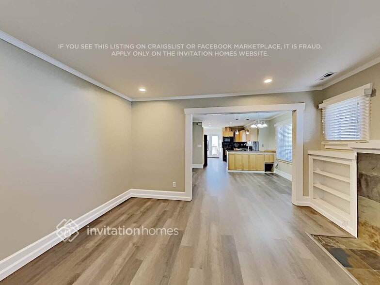 Building Photo - 230 S 79th St