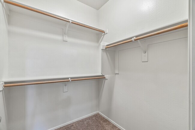 Building Photo - 11767 W Mohave St