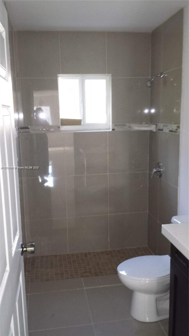 Building Photo - 657 NW 47th St