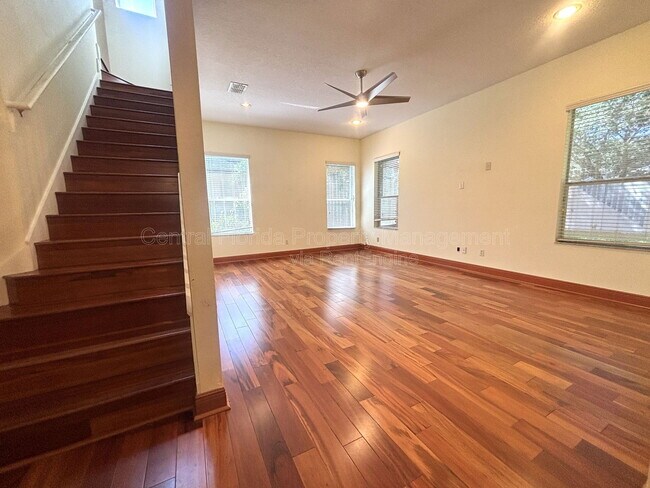 Building Photo - 902 Hire Cir