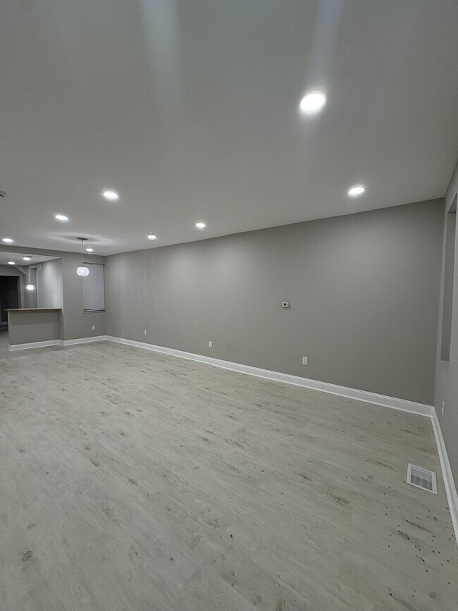 Building Photo - 2229 N Hancock St