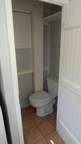 Building Photo - Charming craftsman home located in the hig...