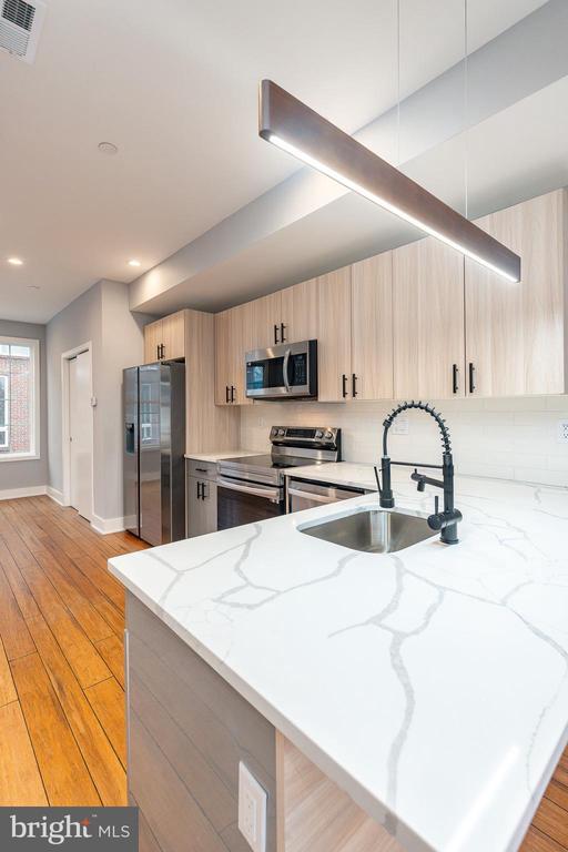 Building Photo - 2821 Livingston St