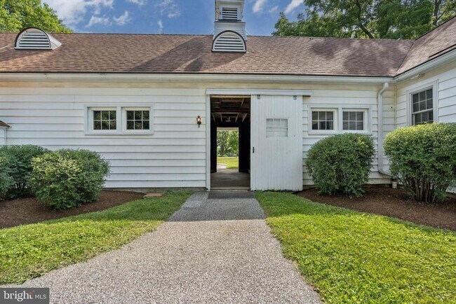 Building Photo - 15204 Old York Rd