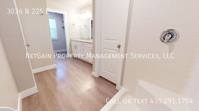 Building Photo - 3036 225 E