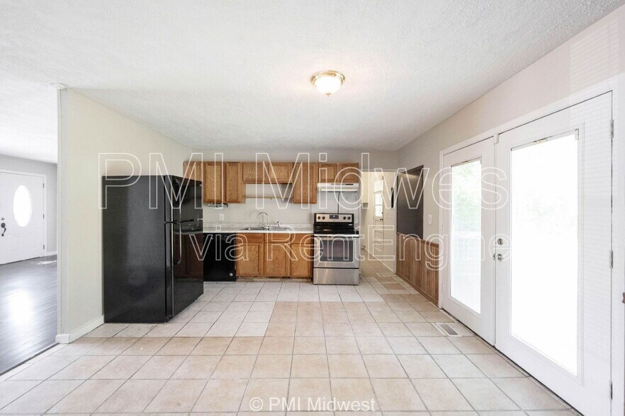 Building Photo - 3926 Malibu Dr