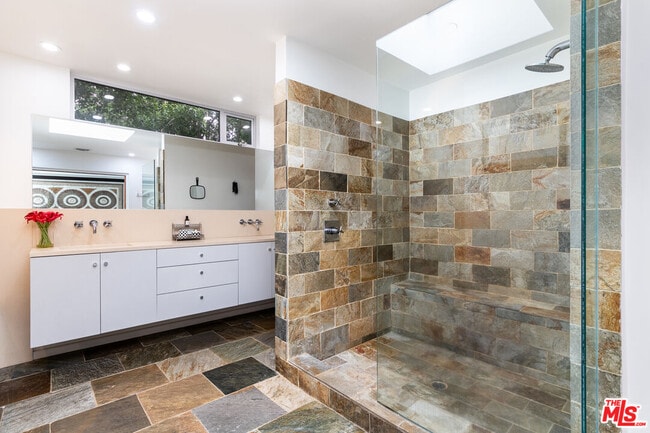 Building Photo - 9323 Flicker Way