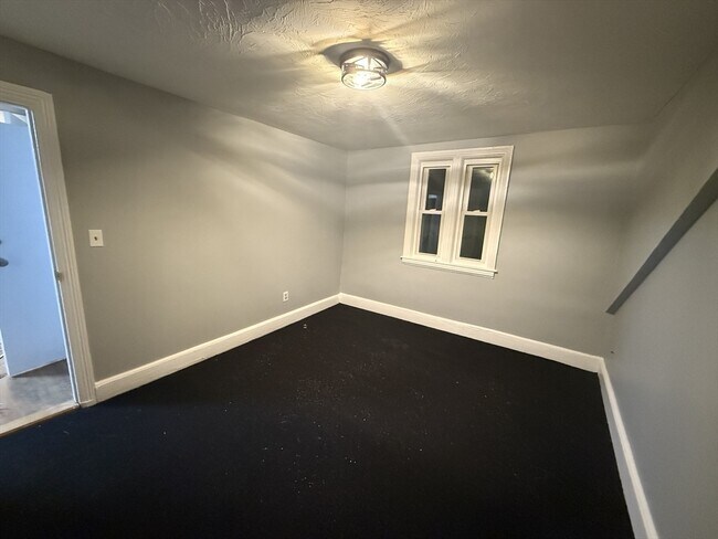 Building Photo - 84 Division St