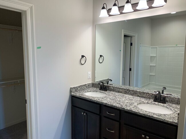 Building Photo - Immaculate Newer Construction Home for Rent!